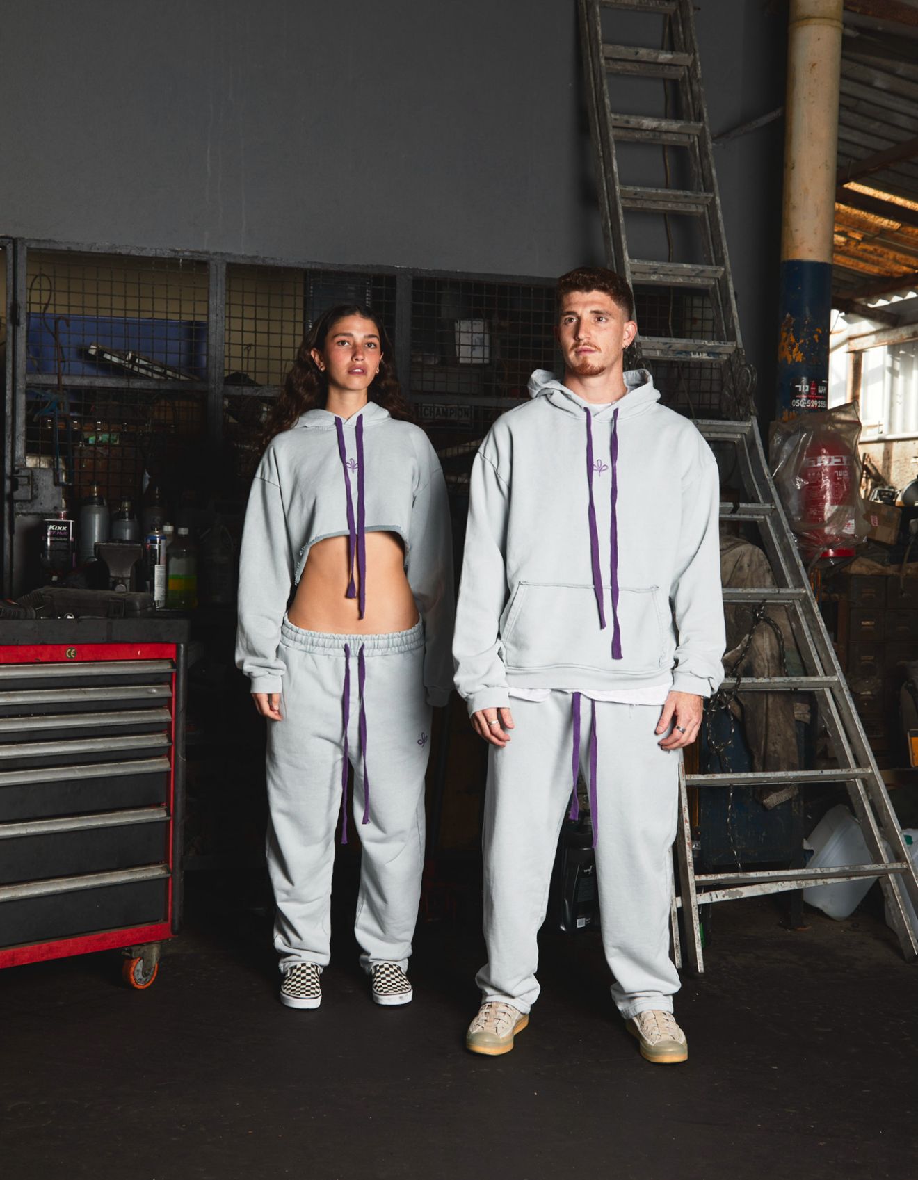 Sweatshirt - CAMPY LOGO STREETS CROP GRAY