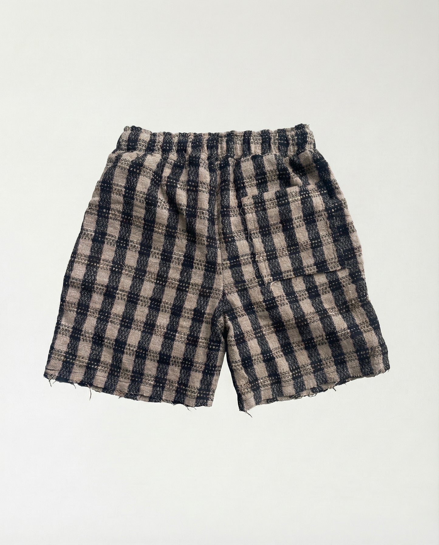 Short - Black and beige desert plaid