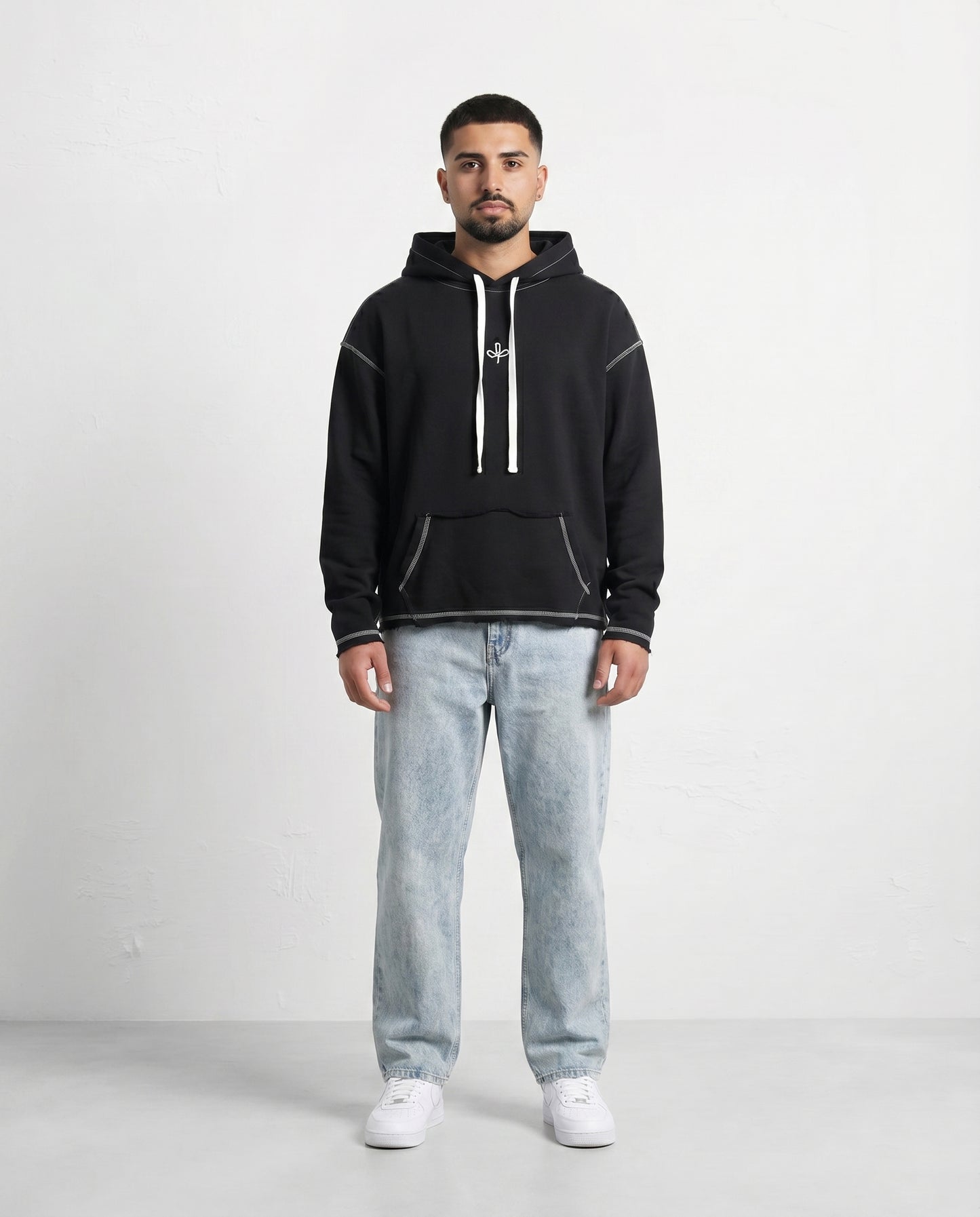 Sweatshirt - Overlock embroidery Black