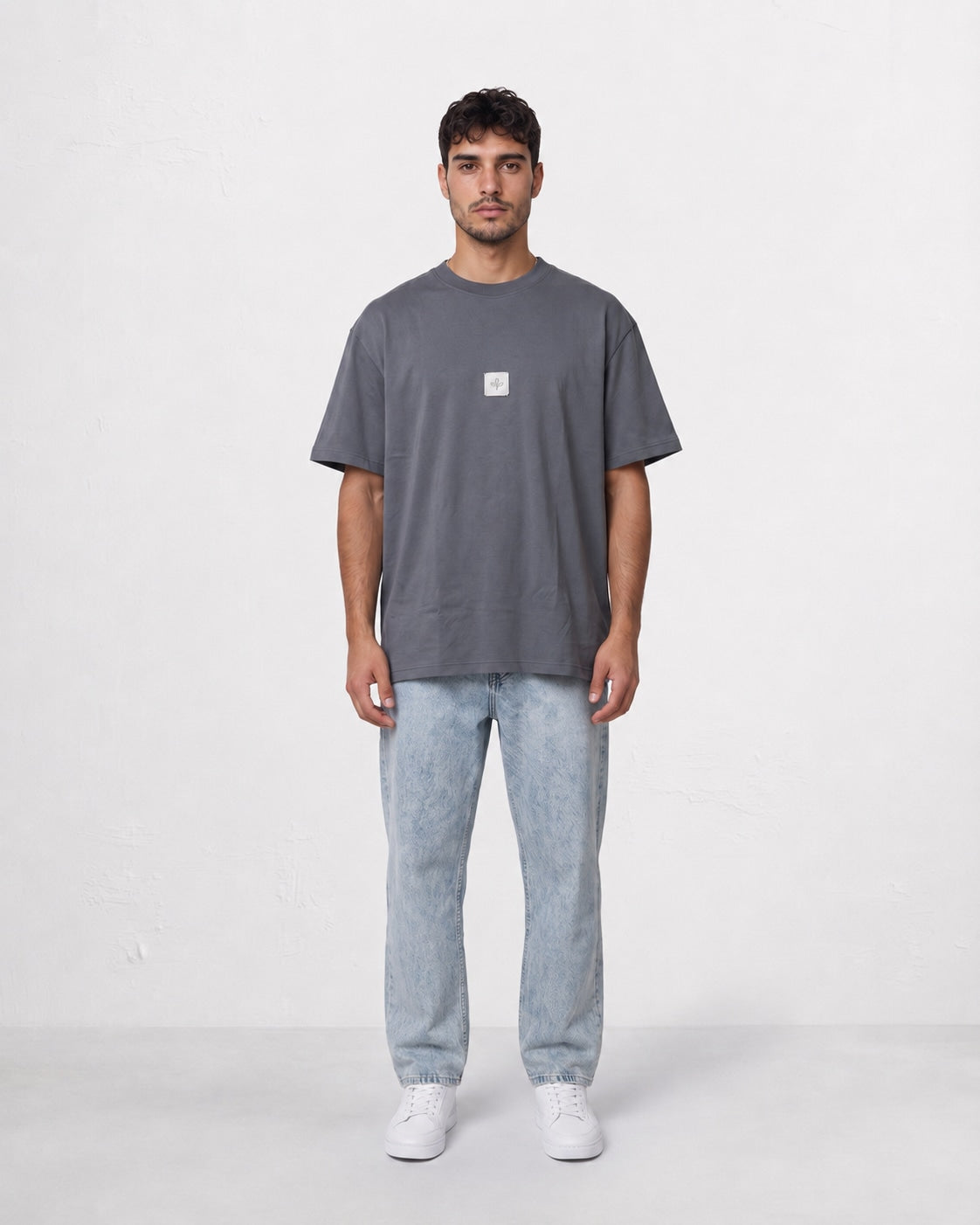 T-shirt- Oversize Patch Logo Dark Gray