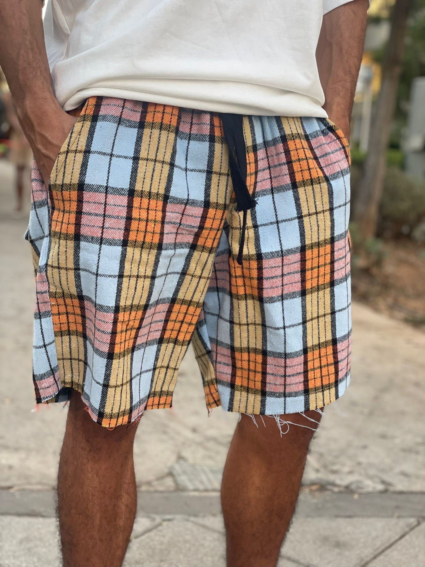 Short -Plaid Patterned Tweed