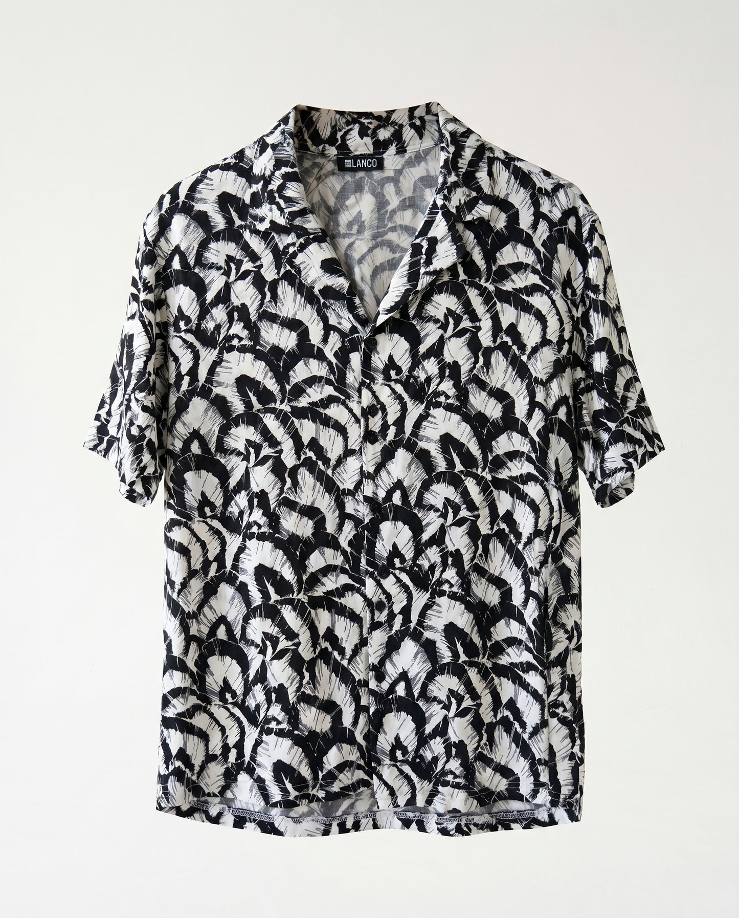 Shirt Leaves B&W