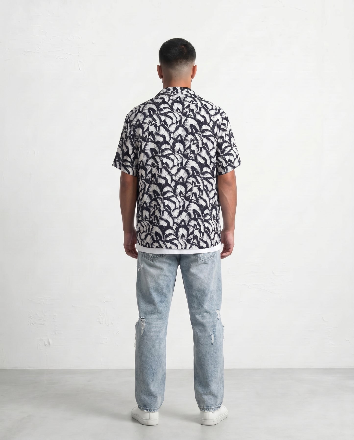 Shirt Leaves B&W