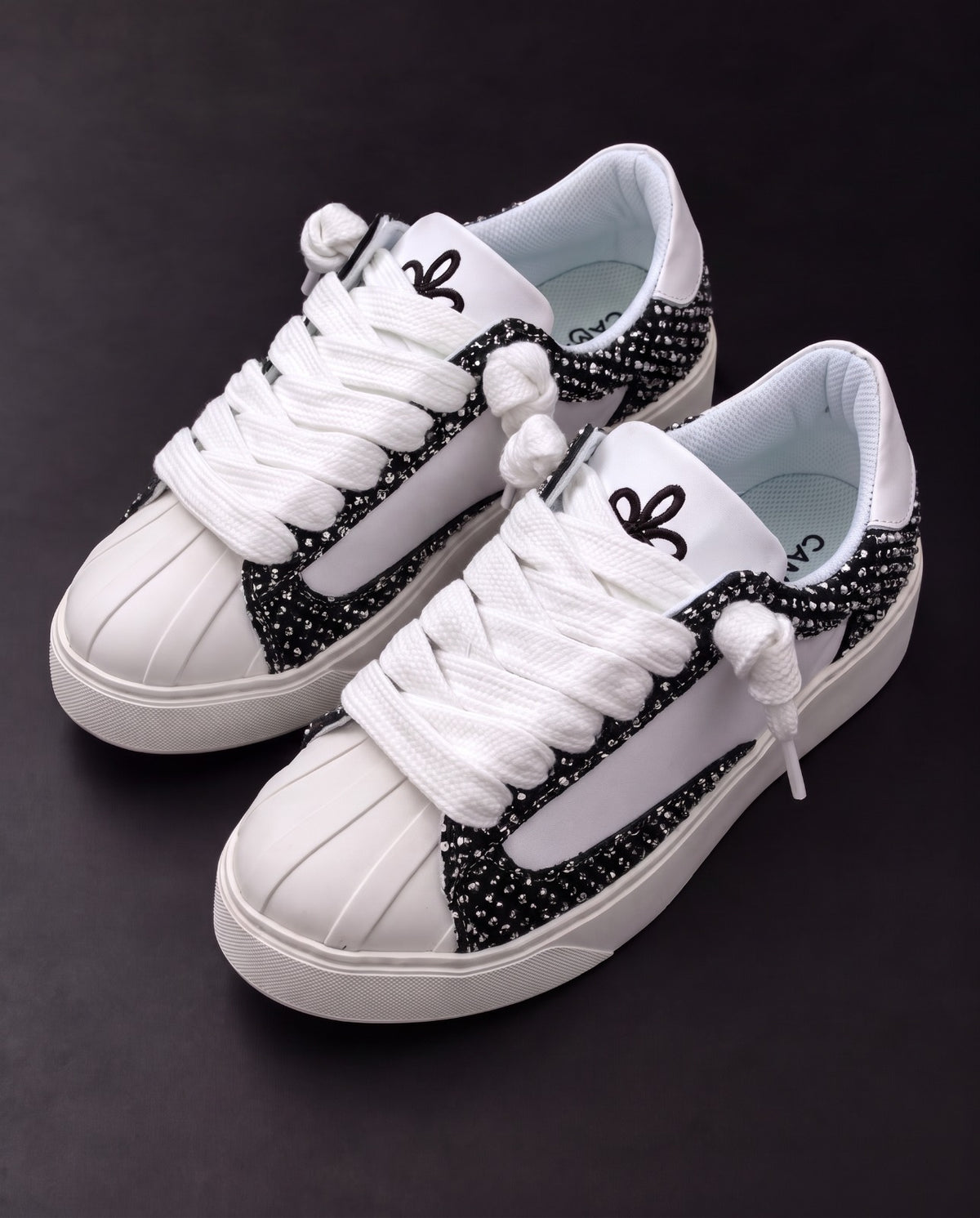 Shoes Style 006 Rivets B&W