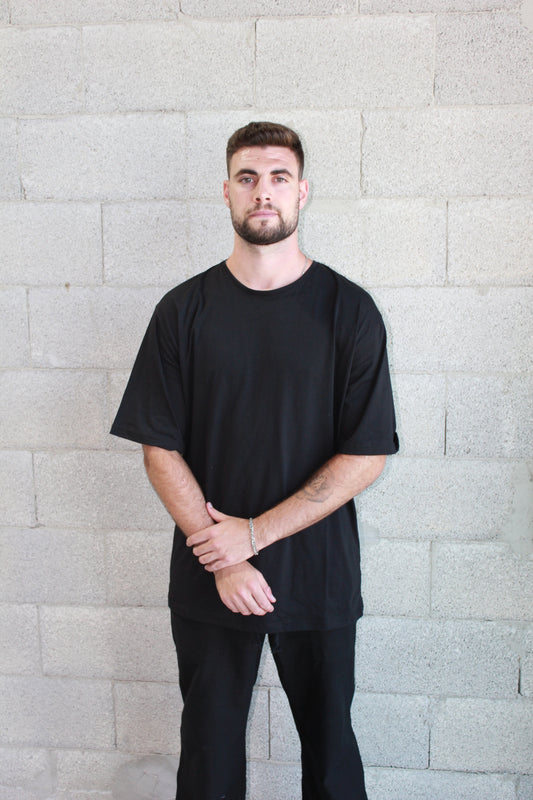 T-shirt Black Essential  Thin collar